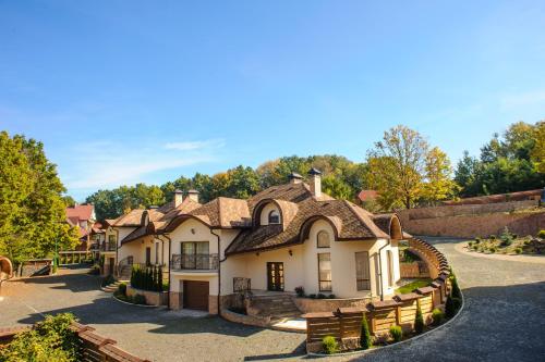 Viesnīcas āriene, LETIZIA country club in Shayan