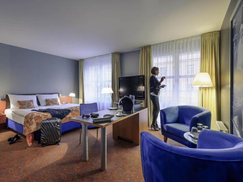 room detail thumbnail 0