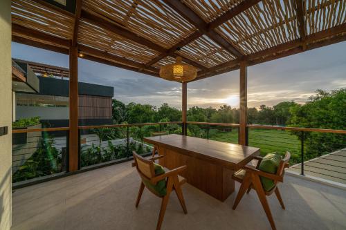 Kusa Villas - 3BR with Rooftop BBQ & Sunset Views - image 2