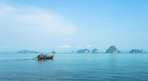 Sairougn Seaview Hotel – Klong Muang Beach, CO
