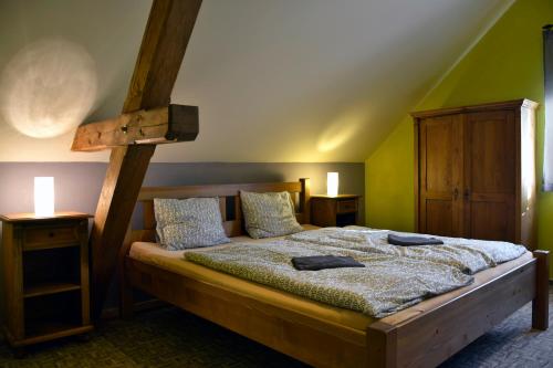2 bedrooms, 2 beds