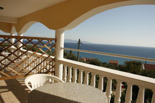 Balcony/terrace, Marinos Studios at Lourdata village in Lourdata