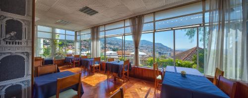 Restaurant, Hotel Monte Carlo in Madeira Island