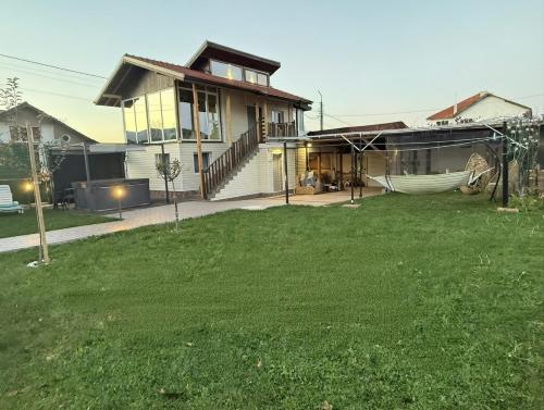 Guest House Galabnik, Bulgaria in 杜普尼察