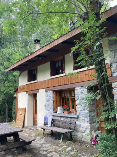 Refuge-style chalet Mountain view in Colmars