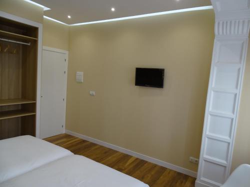 Urban Burgos Located in Burgos City Center, Urban Burgos is a perfect starting point from which to explore Burgos. The property offers guests a range of services and amenities designed to provide comfort and conve