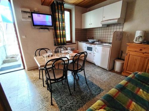 Les Oulles 11 - WIFI - Piscine - terrasse in La Chapelle-en-Valgaudémar