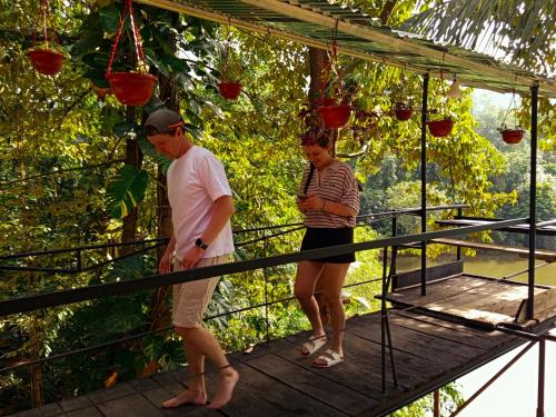정원, Riverview Adventure Resort in 키툴가라