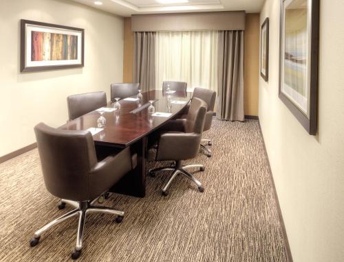 Homewood Suites by Hilton Victoria - image 13
