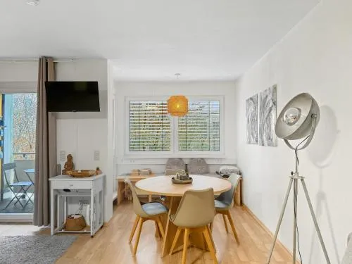 Studio near Altstadt /w Workspace, Feng-Shui & Art in Würzburg, Deutschland