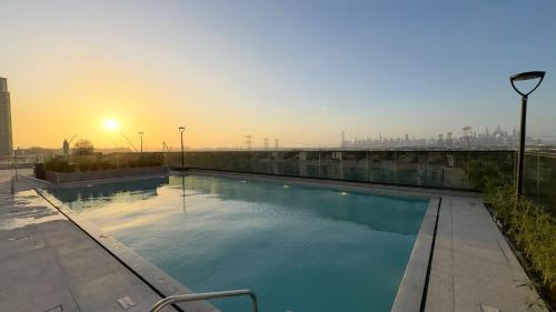 Werova - Modern 1BR Apartment Prime JVT Location - main image