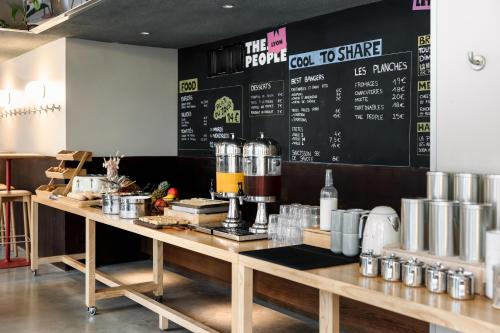 餐飲服務, 里昂人民飯店 (The People Lyon Hotel) in 里昂