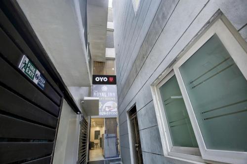 Вход, OYO 834445 The Royal INN in Haibowal Khurd