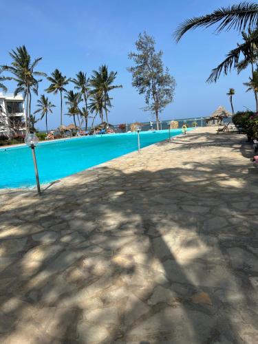 2bed room beach front in Malindi