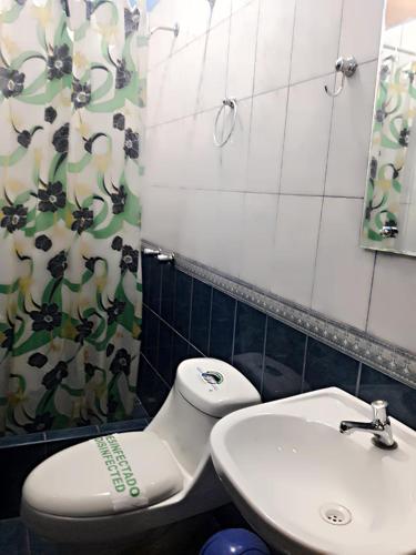 Bathroom, Hotel el Leon de Oro in Jaén