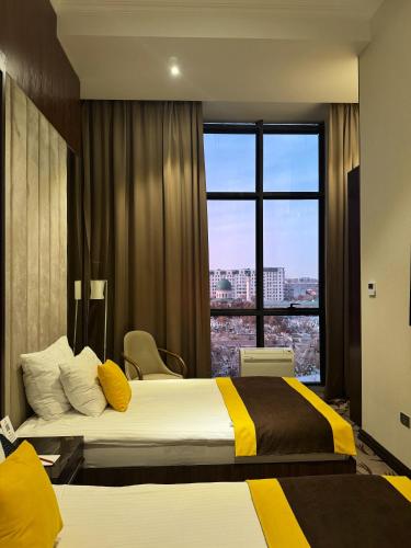 room detail thumbnail 1