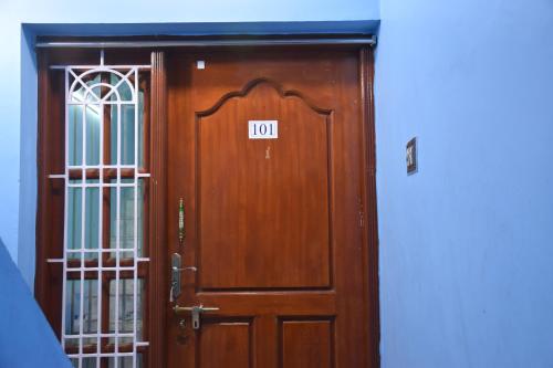 SATHISH Guest House – khách sạn tại Melapalayam