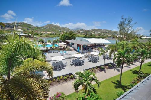Hotellet från utsidan, Royal St. Kitts Hotel in Kittian Village