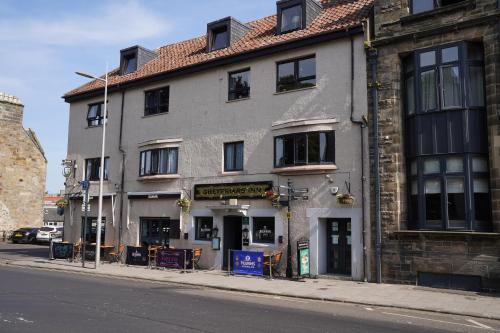 Exterior view, Greyfriars Inn by Greene King Inns in St. Andrews