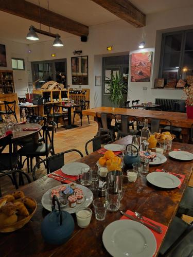 Viesnīcas āriene, Contact Hotel Le Minervois - Hotel & Restaurant Au nord de Carcassonne in Caunes-Minervois
