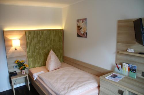1 twin bed