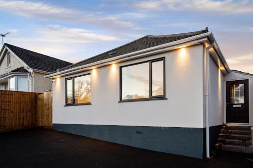 Bournemouth Spa Retreat - Hot Tub - Sauna - Cold Plunge gîte à louer Alderney Hospital