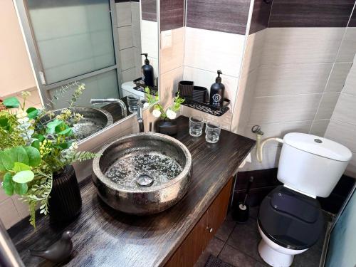 Sterling stay - stylish apartment on the seaside with a cozy garden in ナハリヤ