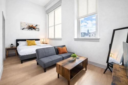 Bright and Modern Studio in Louisville # 305 in Louisville, USA