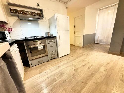 Chambre premium Parking & TV - Tram L3 - WIFI in Alco