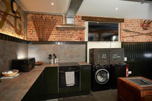 Konyha, Snobs and Rebels Apartments in Shaftesbury
