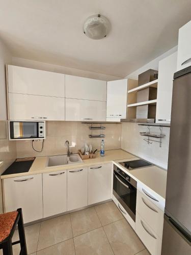 Kadmo Sea View Apartment - image 2
