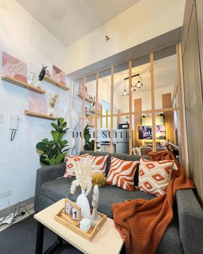 Cozy Vibes near MOA & NAIA AIRPORT with NETFLIX,MINIVIDEOKE,BOARDGAMES-DUXE6, Manila