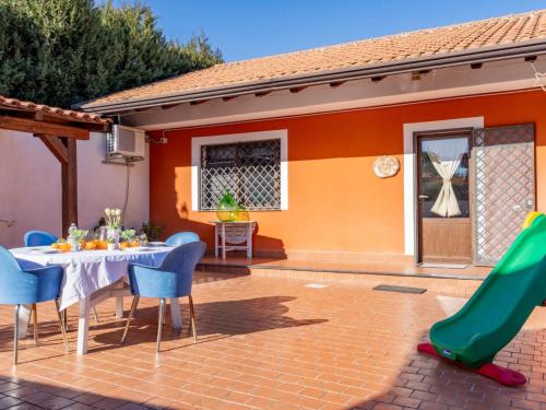 Apartment La casa di Gio by Interhome – khách sạn tại Viagrande