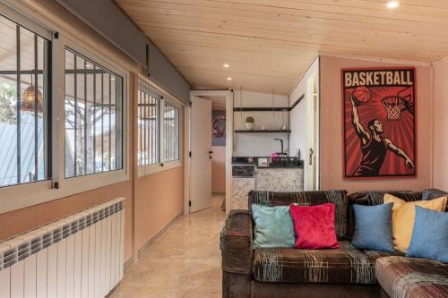 Maison Jwar - Charming Caravan Experience - Unique Summer Getaway in Falougha