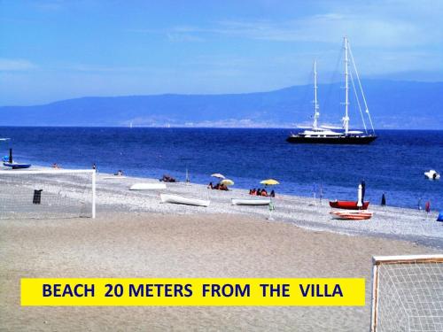 Holiday Home Villa Lilla 20 metri dal mare by Interhome in Ali Terme