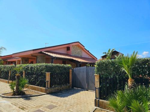 Holiday Home Ferienvilla mit Wasserblick by Interhome