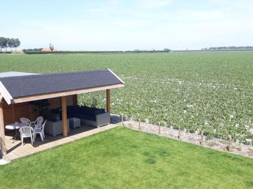 Holiday Home mit privatem Garten und Terrasse by Interhome in Tholen