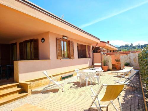 Holiday Home Villa mit Wasserblick by Interhome