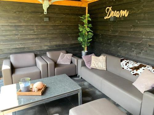 Holiday Home mit Whirlpool by Interhome in Tholen