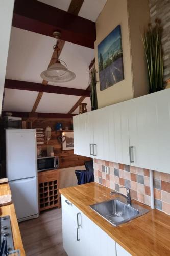 Holiday Home Wunderschones Haus mit Pool- Garten und Grill by Interhome in Schagen