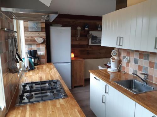 Holiday Home Wunderschones Haus mit Pool- Garten und Grill by Interhome in Schagen