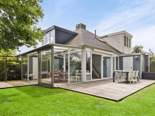 Holiday Home Schöne Familien-Ferienwohnung in Zeeland by Interhome – khách sạn tại Stavenisse