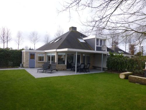 Holiday Home Neuer schöner Bungalow by Interhome – khách sạn tại Stavenisse