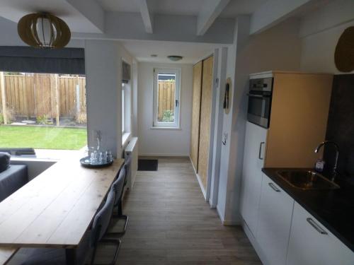Holiday Home Neuer schoner Bungalow by Interhome in Stavenisse