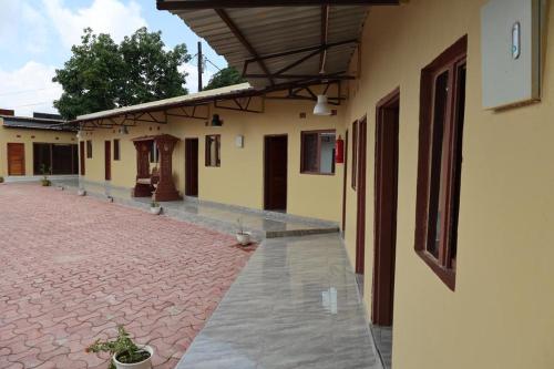 Hotellet från utsidan, Infinity 555 Lodge in Lusaka