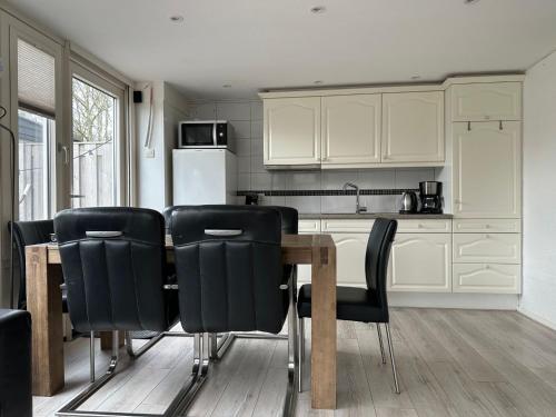 Holiday Home Cottage mit Wallbox by Interhome in Tholen