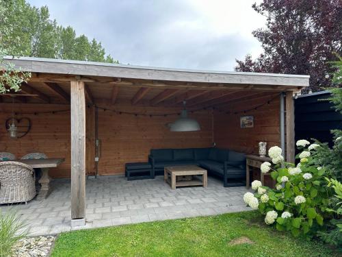 Holiday Home Cottage mit Wallbox by Interhome in Tholen