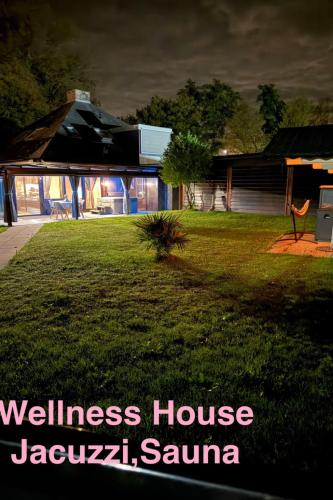 Holiday Home Wellness-Ferienhaus für 5 Personen by Interhome (Holiday Home Wellness-Ferienhaus fur 5 Personen by Interhome) in Толен