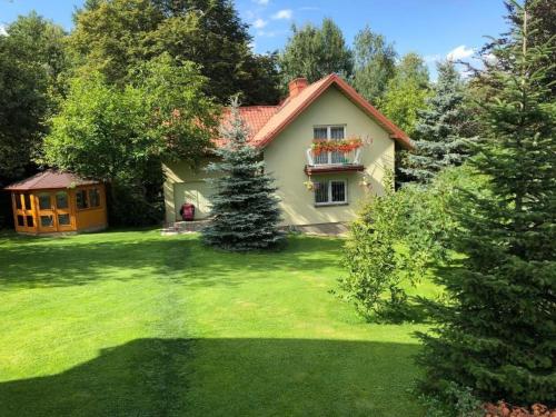 Holiday Home Komfortables Ferienhaus Ewa in Meszna Opacka by Interhome in Rzuchowa