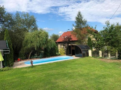 Holiday Home Komfortables Ferienhaus Ewa in Meszna Opacka by Interhome in Rzuchowa
